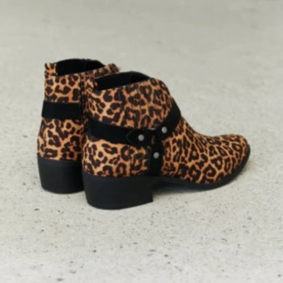 Leopard Point Toe Bootie - Picture 5 of 5